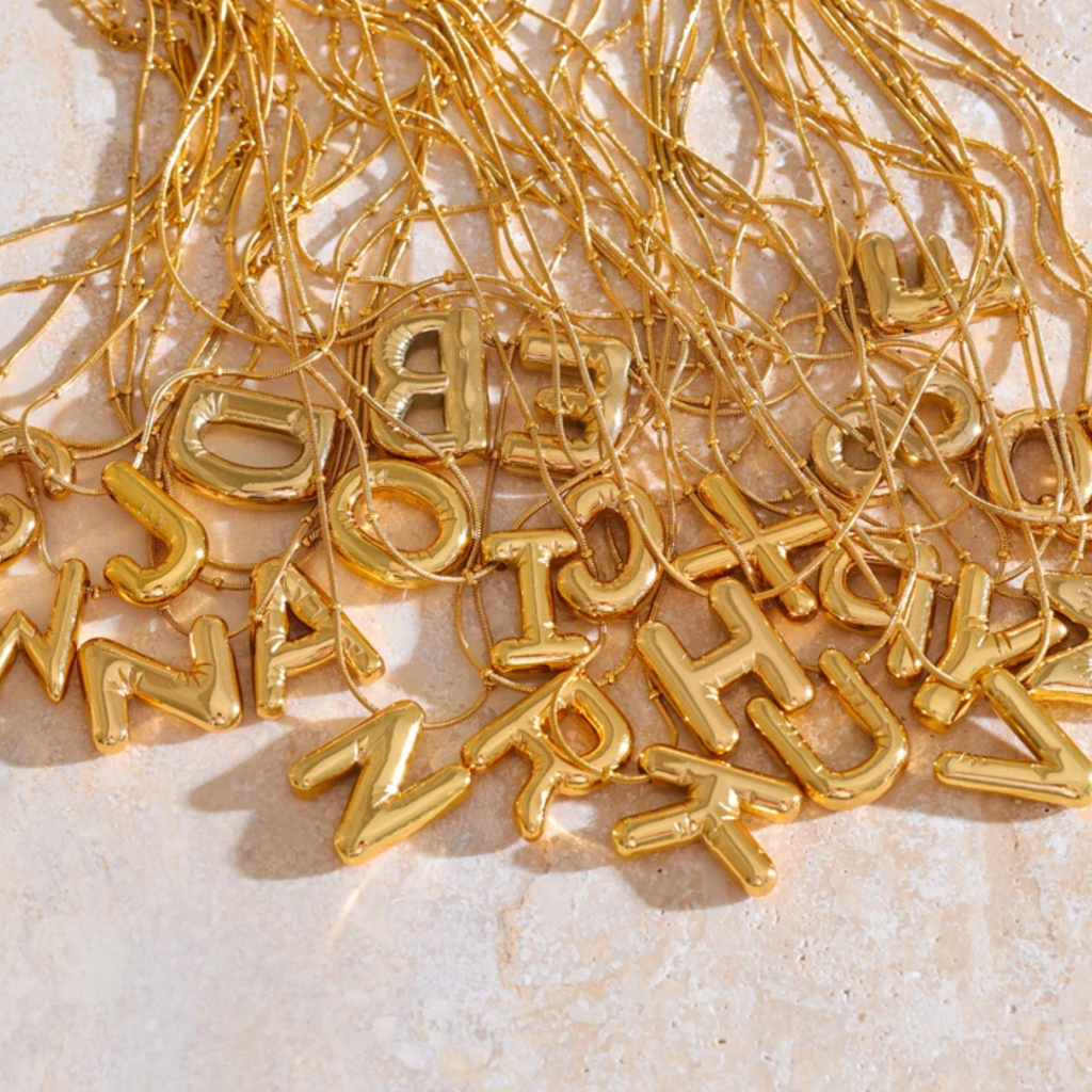 Collar de letras globo