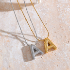 Collar de letras globo